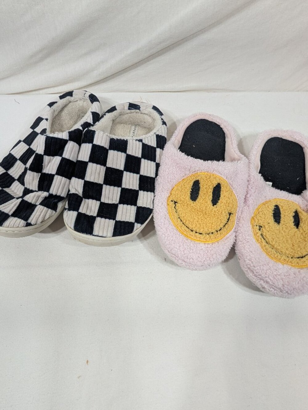 Slippers x2 Smiley Face and Checkered
